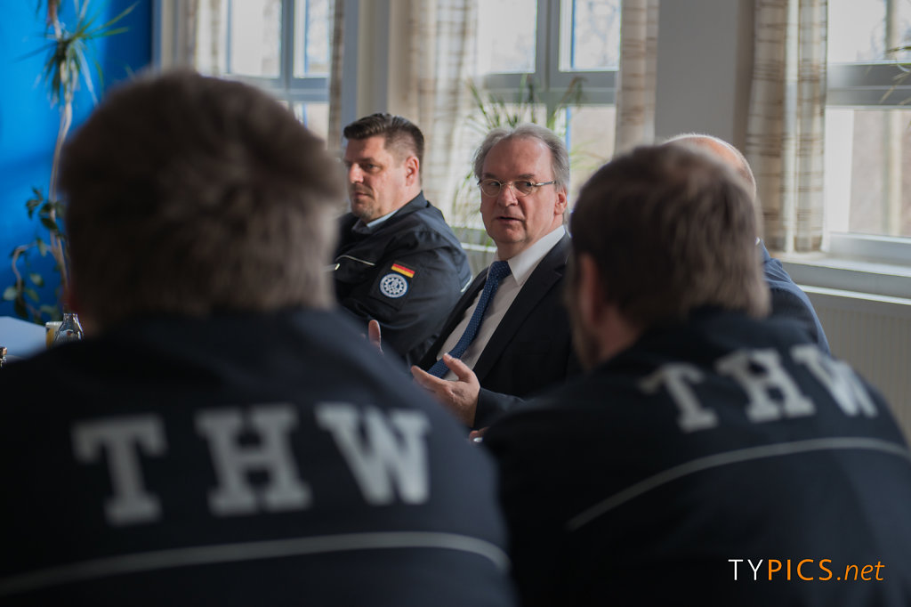 Ministerpräsident Dr. Reiner Haseloff besucht das Technische Hilfswerk in Dessau-Roßlau